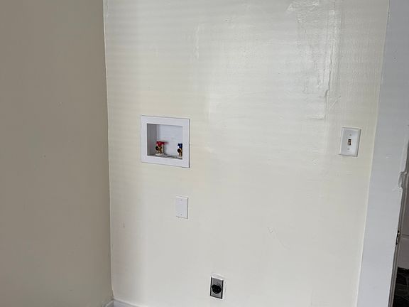 2nd image of 107 Van Ave