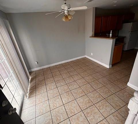 4th image of 5028 Sublight Ave