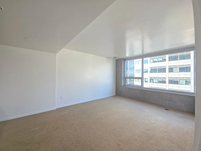 321 10th Ave #804 — Photo 11