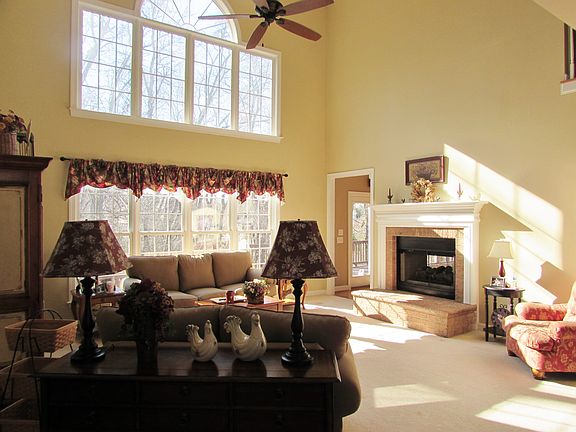 4th image of 7704 Garnkirk Dr