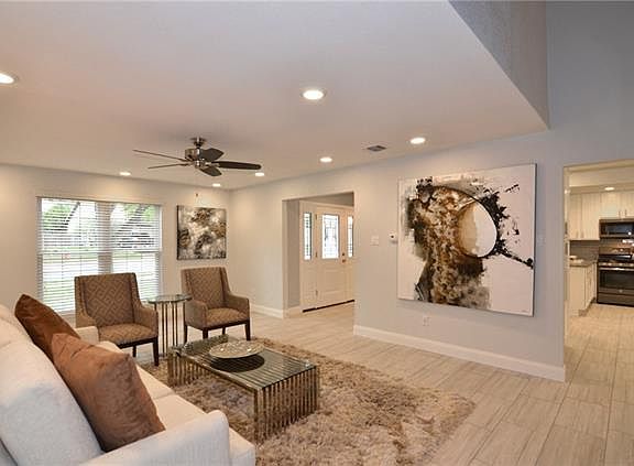 4th image of 1800 Oakridge Dr
