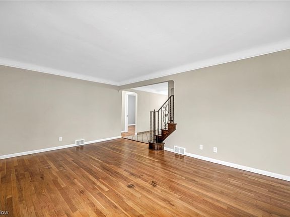 4th image of 5515 Wilber Ave