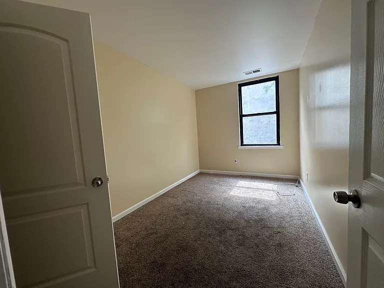 2000 Mapes Ave #2 — Photo 5