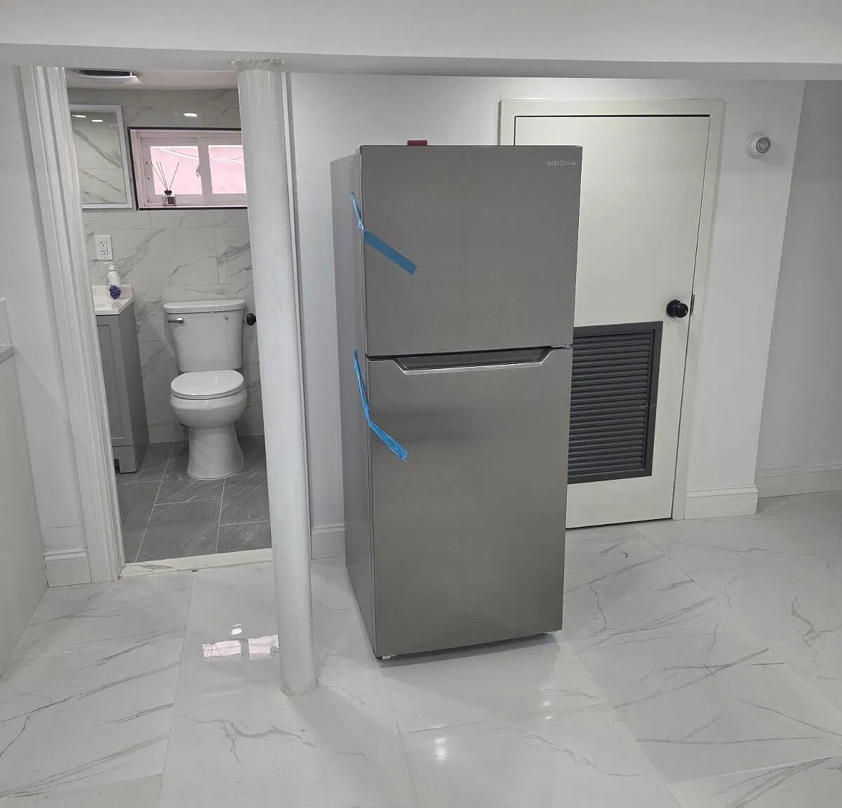 2 bed, 1.0 bath, $2,200 — Photo 2