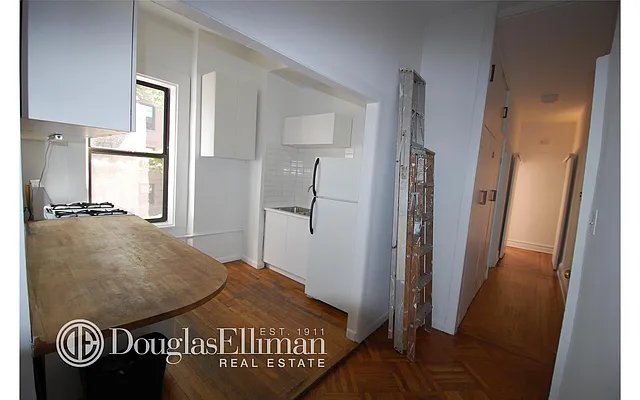Rented by Douglas Elliman | media 7