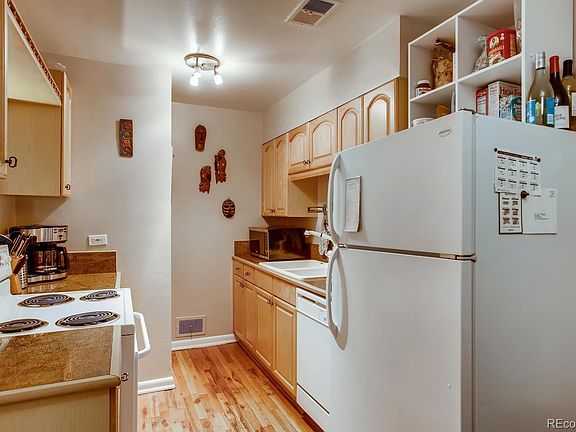4th image of 901 N Fairfax St APT 5