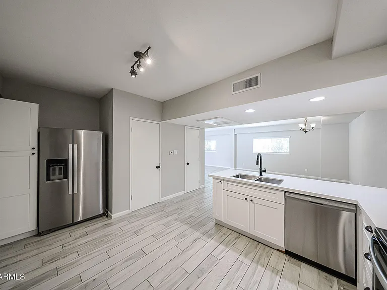 351 E Thomas Rd #D201 — Photo 19