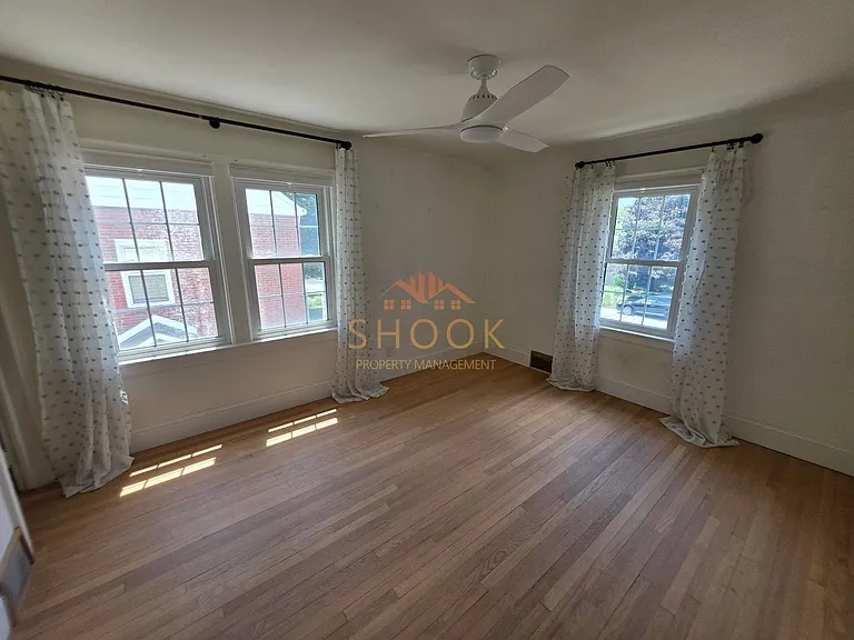 914 Vine St — Photo 21