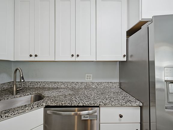 4th image of 846 21st St #846
