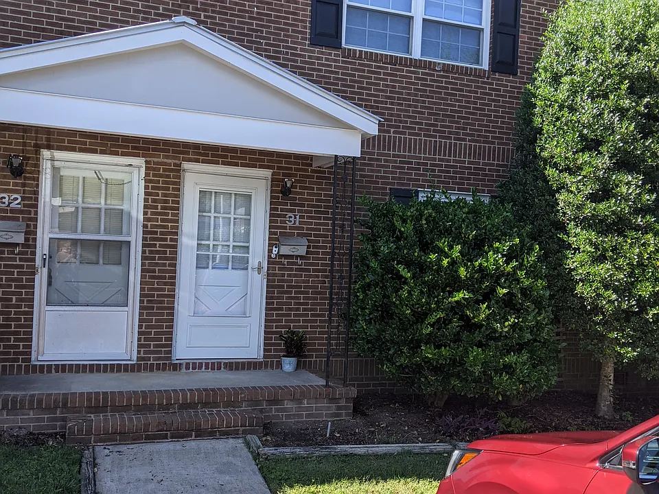 400 Davie Rd #31