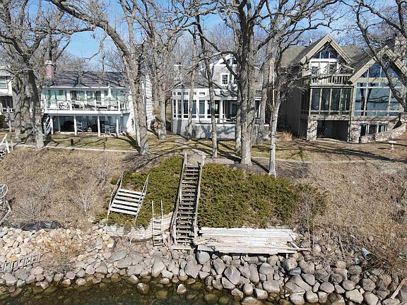 5th image of 2807 Lake Shore Dr