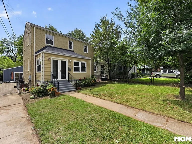 8507 Potomac Ave — Photo 2