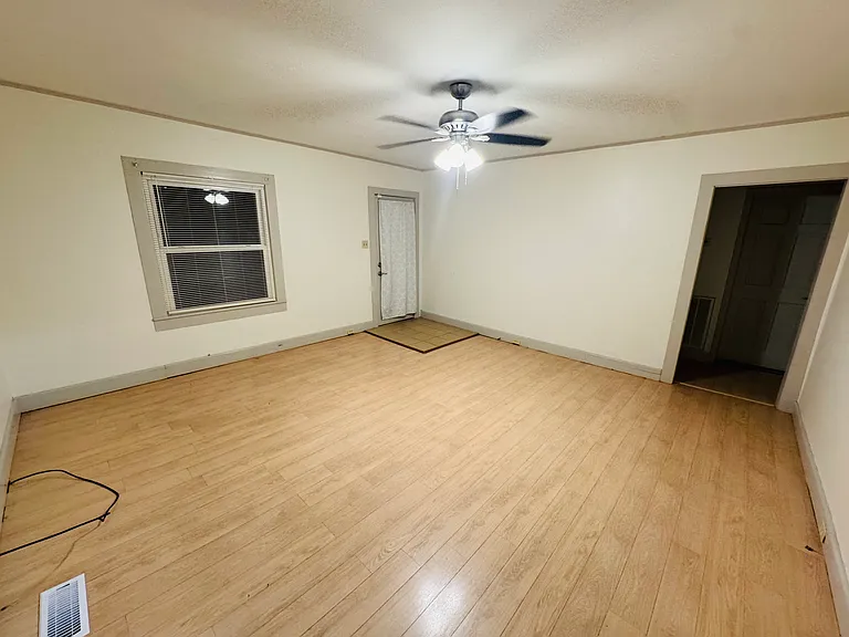 1164 Tellico St S — Photo 3