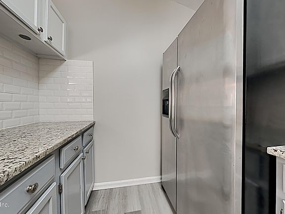 5th image of 8181 LOCH AVON Court