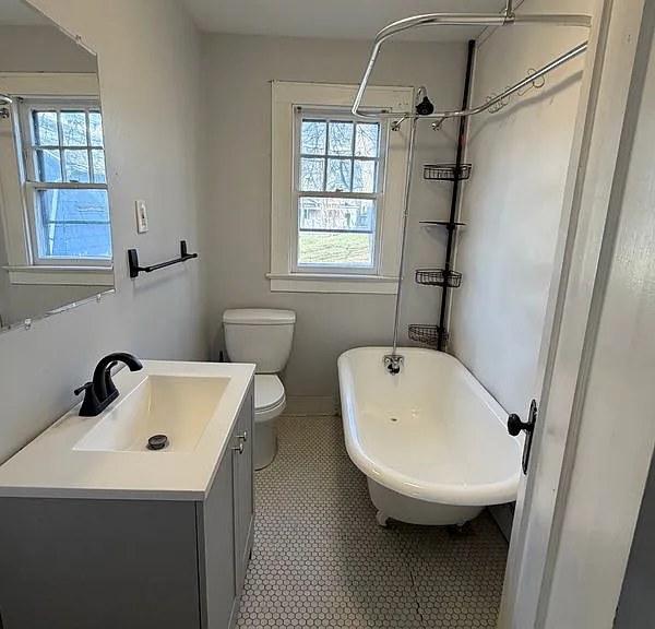 226 Shelter St #DOWNSTAIRS — Photo 5