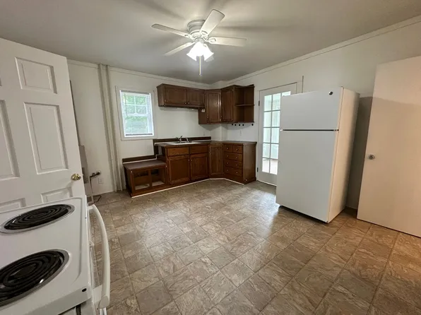 155 Center Street, 155 Center St #2, Ashburnham, MA 01430