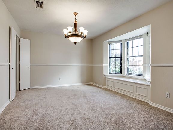 4th image of 3613 Knob Hill Dr