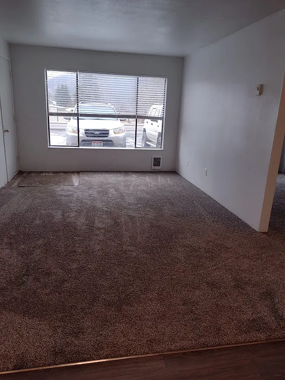 2 bed, 800 sqft, $1,050 — Photo 2