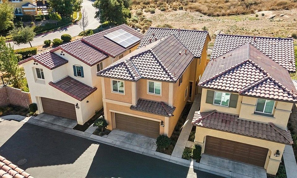 1st image of 27483 Moonstone Pl