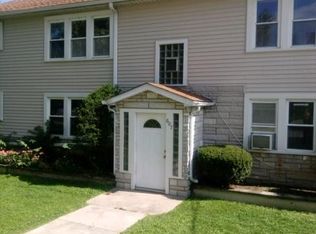 607 Walnut St, Lemont, IL 60439