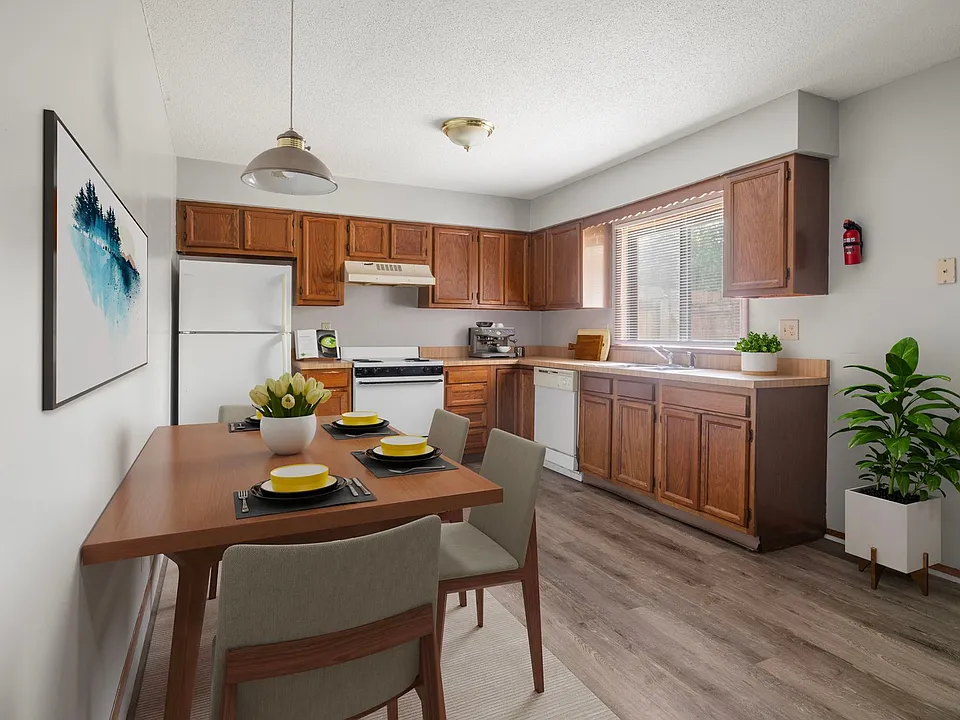 301 W Tower Ct #2
