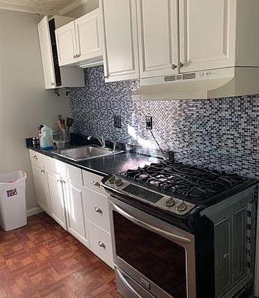 5th image of 2263 40th St