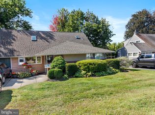 14 Harp Rd, Levittown, PA 19056