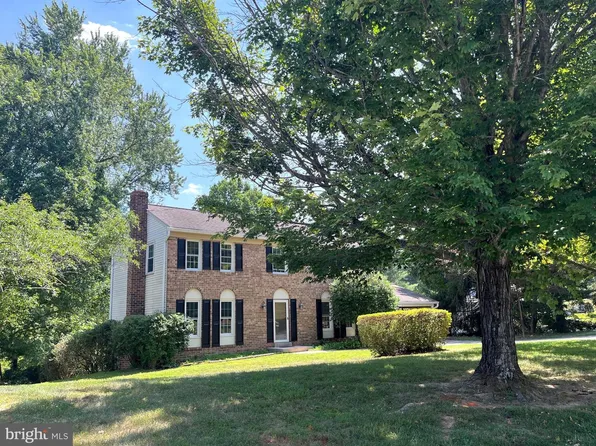 517 Tanglewood Dr, Sykesville, MD 21784