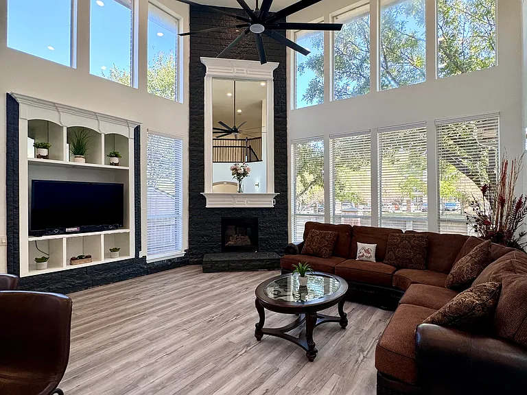 4580 Mountain Laurel Dr — Photo 1