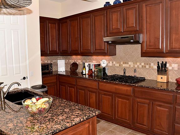 Large kitchen with tons of cabinets
