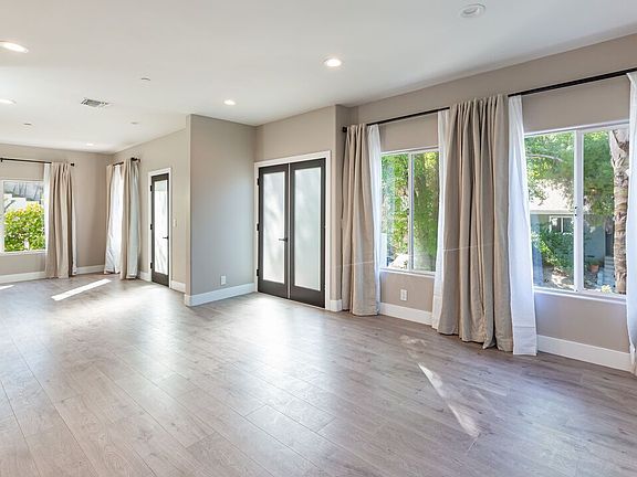 4th image of 5070 Tendilla Ave
