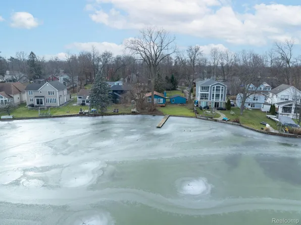 7920 Detroit Blvd, West Bloomfield, MI 48323