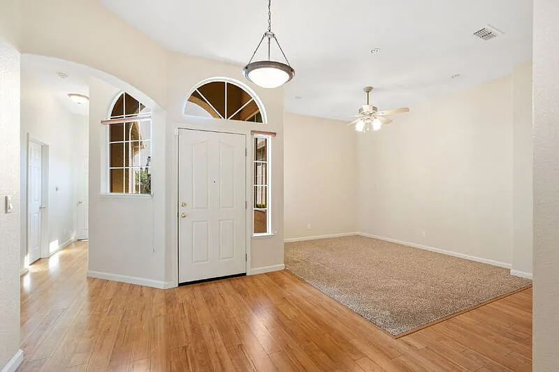 4 bed, 2.0 bath, 1968 sqft, $3,045 — Photo 4