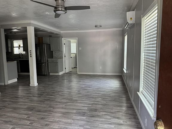 3rd image of 1813 Rhodes Rd