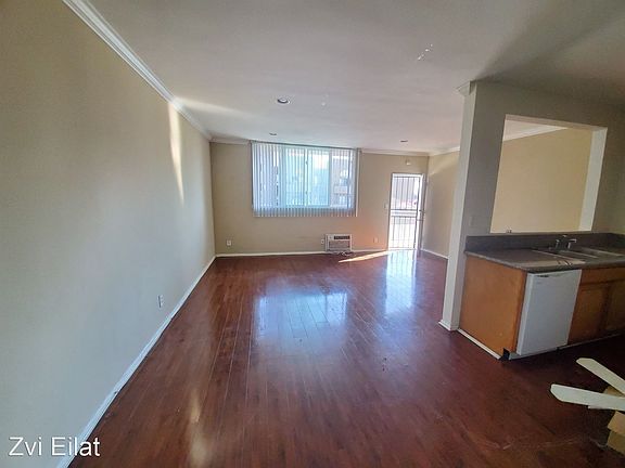 4th image of 1253 N Las Palmas Ave APT 8