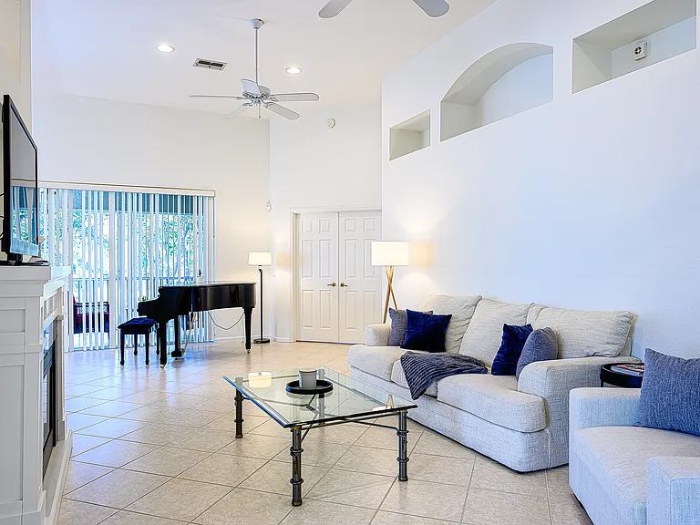 Blue Juniper Ct — Photo 4