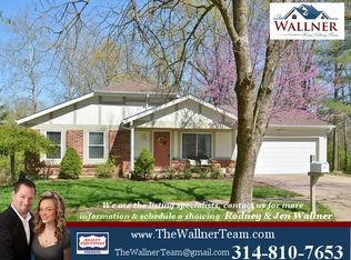 433 Woodland Hill Ct, Ballwin, MO