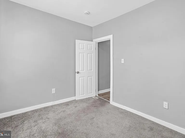 510 E Willard St — Photo 21