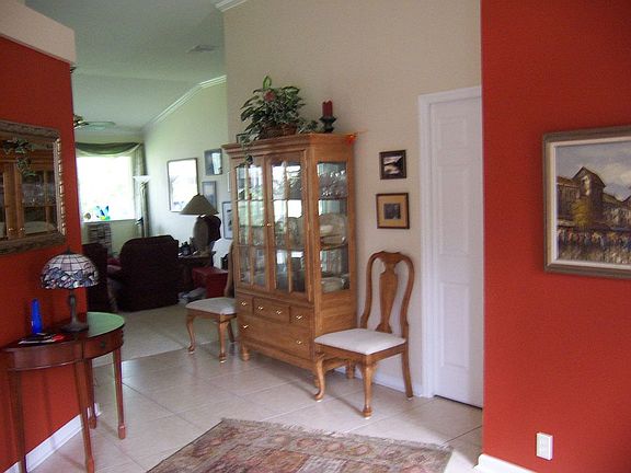 5th image of 974 Parkview Dr