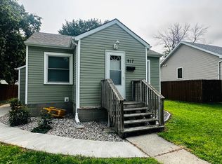 917 S 3rd St, Aberdeen, SD 57401