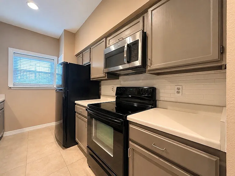 17659 Red Oak Dr #7659 — Photo 8