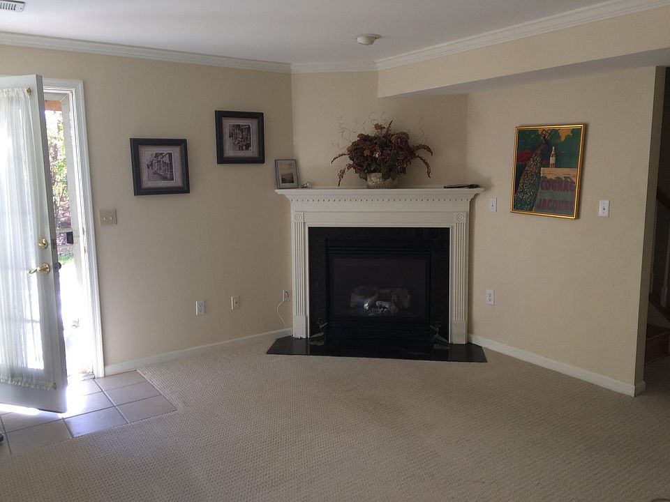 Living Room with gas fireplace