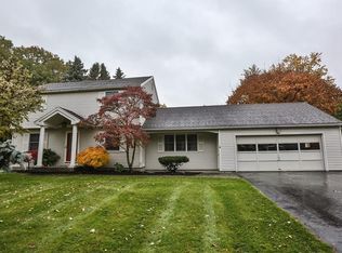 429 Brookwood Dr, Webster, NY 14580