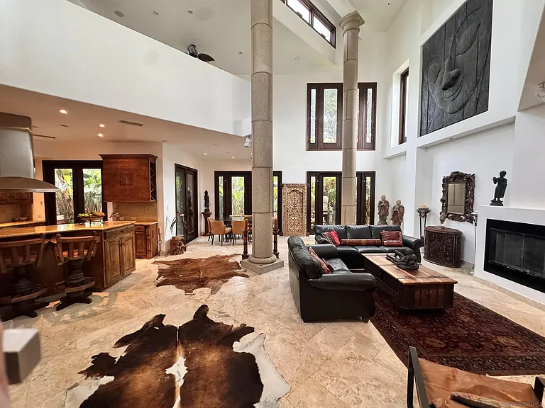 633 Fern Gln — Photo 5