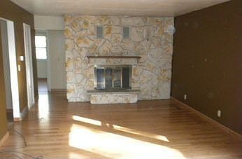 2nd image of 765 Wilson St