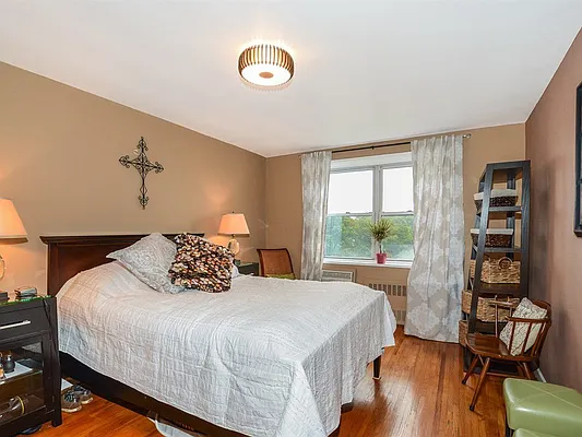 Sold by Robert E. Hill  | media 18