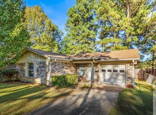 441 Carroll Ave, Wake Village, TX 75501