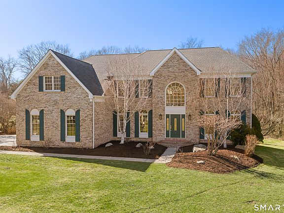 2nd image of 260 Range Road