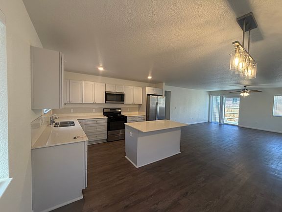 3rd image of 630 W 9th St #0