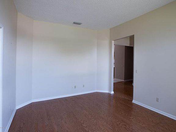 4th image of 1834 S Evans Dr